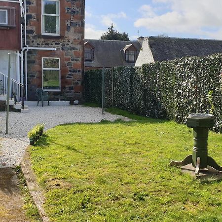 The Ferns - Shared Garden Apartment With Parking Darvel Exteriér fotografie